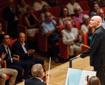 Konzert der Dresdner Philharmonie unter Dirigent Christoph Eschenbach am 06.09.2024 im Kulturpalast . Foto: Oliver Killig